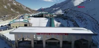 T&uuml;rkiye-İran sınır kapılarında ticari ge&ccedil;işler s&uuml;r&uuml;yor