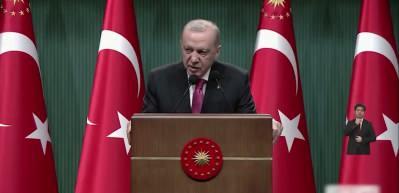 Cumhurbaşkanı Erdoğan: &ouml;yle bir d&ouml;nemde halen polemik peşinde koşanları milletimize havale ediyorum