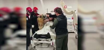 G&ouml;ğ&uuml;s boşluğuna demir saplanan hastanın ameliyatına itfaiye girdi