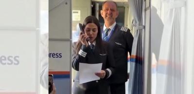 G&ouml;ky&uuml;z&uuml;nde duygusal anlar: 45 yıllık pilot son u&ccedil;uşunu kızıyla birlikte yaptı! 