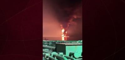 ABD'ye ait bir petrol tankeri BAE a&ccedil;ıklarında vuruldu