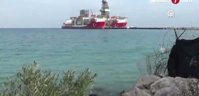 Bakan Bayraktar "Sondaj gemileri sahneye &ccedil;ıkıyor" diyerek m&uuml;jdeyi duyurdu