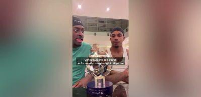 Takım arkadaşından Osimhen'e b&uuml;y&uuml;k &ouml;vg&uuml;