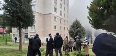 Bursa'da 8 katlı apartmanda yangın &ccedil;ıktı!