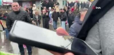 Fatih'te enkaz altında kalan yakınıyla telefonda konuştuğu anlar duygulandırdı