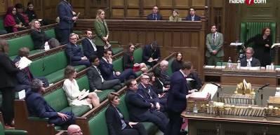 İngiltere, ABD&rsquo;nin İran&rsquo;ın f&uuml;ze &uuml;slerine y&ouml;nelik saldırılarında İngiliz &uuml;slerini kullanmasına izin verdi