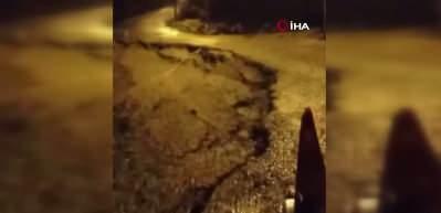 Sağanak nedeniyle yol &ccedil;&ouml;kt&uuml;, 11 k&ouml;y ulaşıma kapandı