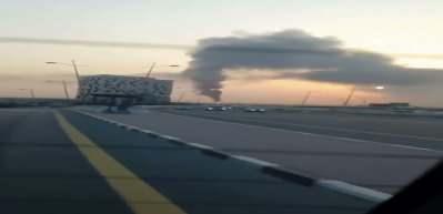 İran, Dubai Havalimanı'ndaki yakıt deposunu vurdu, t&uuml;m u&ccedil;uşlar durdu!