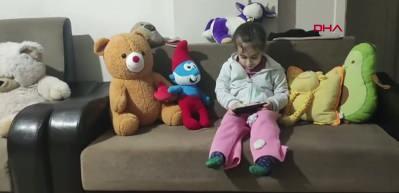 5 yaşındaki Polen, 2 yıldır burnunda tırnak makası zinciriyle yaşamış