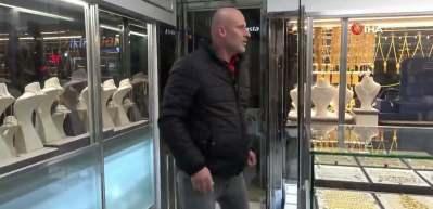 "Vallahi billahi yok" yazısı da kuyumculardaki izdihamı durduramadı