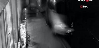 Arnavutk&ouml;y'de tekel bayisinde &ccedil;ıkan tartışmada silahlar konuştu