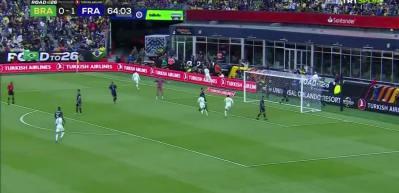 Ederson Moraes'e &uuml;lkesinde tepkiler &ccedil;ığ gibi! Ortalığı karıştırdı