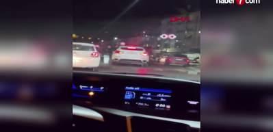 Sivas&rsquo;ta trafikte kavga: Otomobilin &uuml;zerine &ccedil;ıkıp zarar verdi