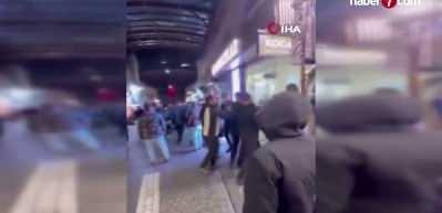 Kapalı &Ccedil;arşı&rsquo;da meydan muharebesi: Birbirlerini boğazladılar! O anlar kamerada