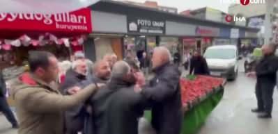 Seyyar satıcıdan zabıtaya tekme tokat saldırı: Pazarı birbirine kattı
