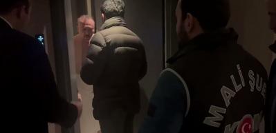 Uşak Belediyesi'ne operasyon! Sevgilisiyle yakalandı