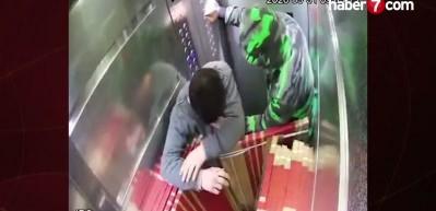 Asans&ouml;r ağır y&uuml;ke dayanamayıp yere &ccedil;akıldı! Korku dolu anlar kamerada