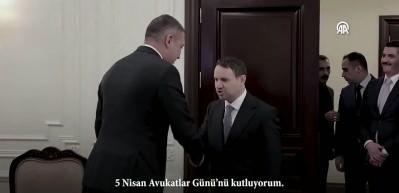 Avukatlar artık tutuklu ve h&uuml;k&uuml;ml&uuml;lerle g&ouml;r&uuml;nt&uuml;l&uuml; g&ouml;r&uuml;şebilecek: e-Avukat uygulaması hayata ge&ccedil;ti