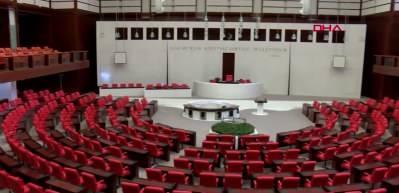 Doğum izni s&uuml;resi uzuyor, sosyal medyada 15 yaş sınırı geliyor: TBMM&rsquo;de kritik tartışmalar