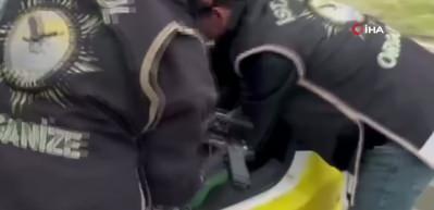 İstanbul'da Sarıyer'de ka&ccedil;ak silah operasyonu!