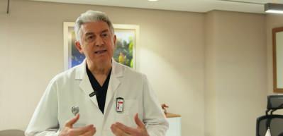 Kalp masajında ilk dakikalar kritik: Uzmanlardan doğru m&uuml;dahale uyarısı