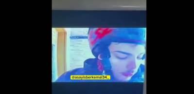 Siparişi &ouml;nce yaladı, sonra teslim etti! M&uuml;şteri kurye skandalını g&ouml;r&uuml;nt&uuml;l&uuml; diafondan izledi