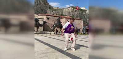 Tokat'ın tarihini futbol şovuyla tanıtıyor