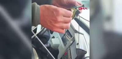 Otob&uuml;ste unutulan 600 bin liralık altın ve para &ccedil;antası sahibine teslim edildi