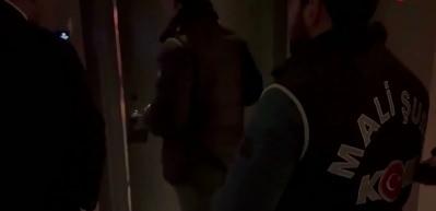 R&uuml;şvet soruşturmasından tutuklanan CHPli &Ouml;zkan Yalım i&ccedil;in kesin ihra&ccedil; talebiyle disipline sevkedildi