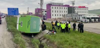 Samsun&rsquo;da yolcu otob&uuml;s&uuml; devrildi: 11 yaralı