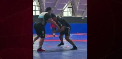 Taha Akg&uuml;l ve Rıza Kayaalp minderde kozlarını paylaştı! Hedef 2026 Avrupa Şampiyonası