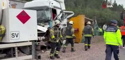 TEM Otoyolu&rsquo;nda zincirleme kaza: 2 kişi hayatını kaybetti