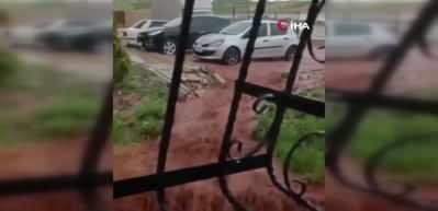 Adana&rsquo;da dolu, sağanak ve hortum hayatı fel&ccedil; etti