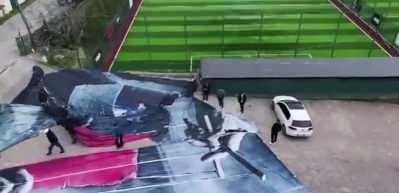 Beşiktaşlı taraftarlardan dikkat &ccedil;eken protesto hazırlığı