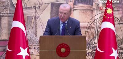 Cumhurbaşkanı Erdoğan: 'Partimizin d&uuml;nya siyaset literat&uuml;r&uuml;ne ge&ccedil;en başarılarında kadınların &ouml;zel bir yeri oldu'
