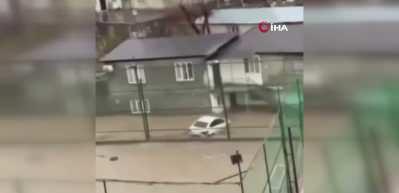 Dağıstan'da sel felaketi: 6 &ouml;l&uuml;, 4 bin 500 ev sular altında