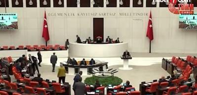 Meclis&rsquo;te doğum izni ve 15 yaş sosyal medya d&uuml;zenlemesi g&ouml;r&uuml;ş&uuml;l&uuml;yor