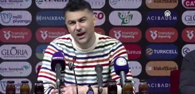 Gaziantep Futbol Kul&uuml;b&uuml; teknik direkt&ouml;r Burak Yılmaz ile yolların ayrıldığını a&ccedil;ıkladı