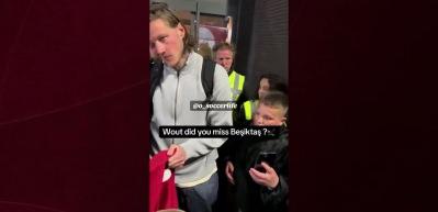 Hollanda'lı yıldız golc&uuml; Weghorst'un Beşiktaş &ouml;zlemi kameralara yansıdı