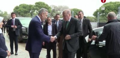 Barzani oğlunu Erdoğan ile tanıştırdı! Yanaklarını sıkıp 'Maşallah' dedi
