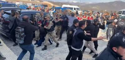 G&uuml;listan Doku soruşturmasında 7 ş&uuml;pheli adliyeye sevk edildi! Cinayet ş&uuml;phelisine yumruk