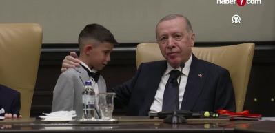 23 Nisan'da K&uuml;lliye'de duygusal anlar! Erdoğan g&ouml;zyaşlarını tutamadı