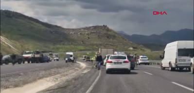 Diyarbakır&rsquo;da midib&uuml;s devrildi: 1 &ouml;l&uuml;, 12 yaralı