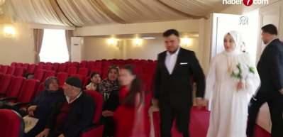 Gen&ccedil;lere 250 bin TL m&uuml;jdesi! 27 bin &ccedil;ift i&ccedil;in &ouml;demeler başladı