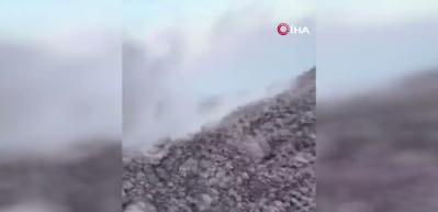 Guatemala'da dağcıların tırmandığı yanardağ patladı