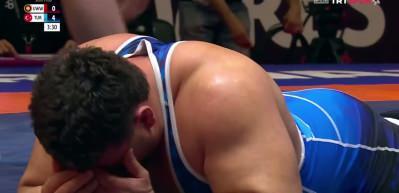 Belaruslu yenilgiyi hazmedemedi: Tokat attı... Rıza Kayaalp finalde!