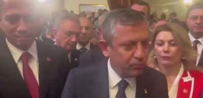 &Ouml;zg&uuml;r &Ouml;zel'den CHP'lilerin mehter marşına sırtına d&ouml;nmesine pes dedirten savunma