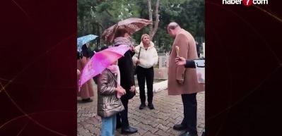 'Kaset&ccedil;i' &Ouml;zkan Yalım'ın mezarlık ziyareti viral oldu: 'Elimden geleni yapıyorum'