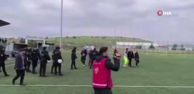 9 goll&uuml; ma&ccedil;ın ardından saha savaş alanına d&ouml;nd&uuml;