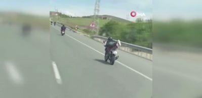 Elazığ'da motosiklet &uuml;zerinde &ouml;l&uuml;m&uuml;ne yolculuk kamerada